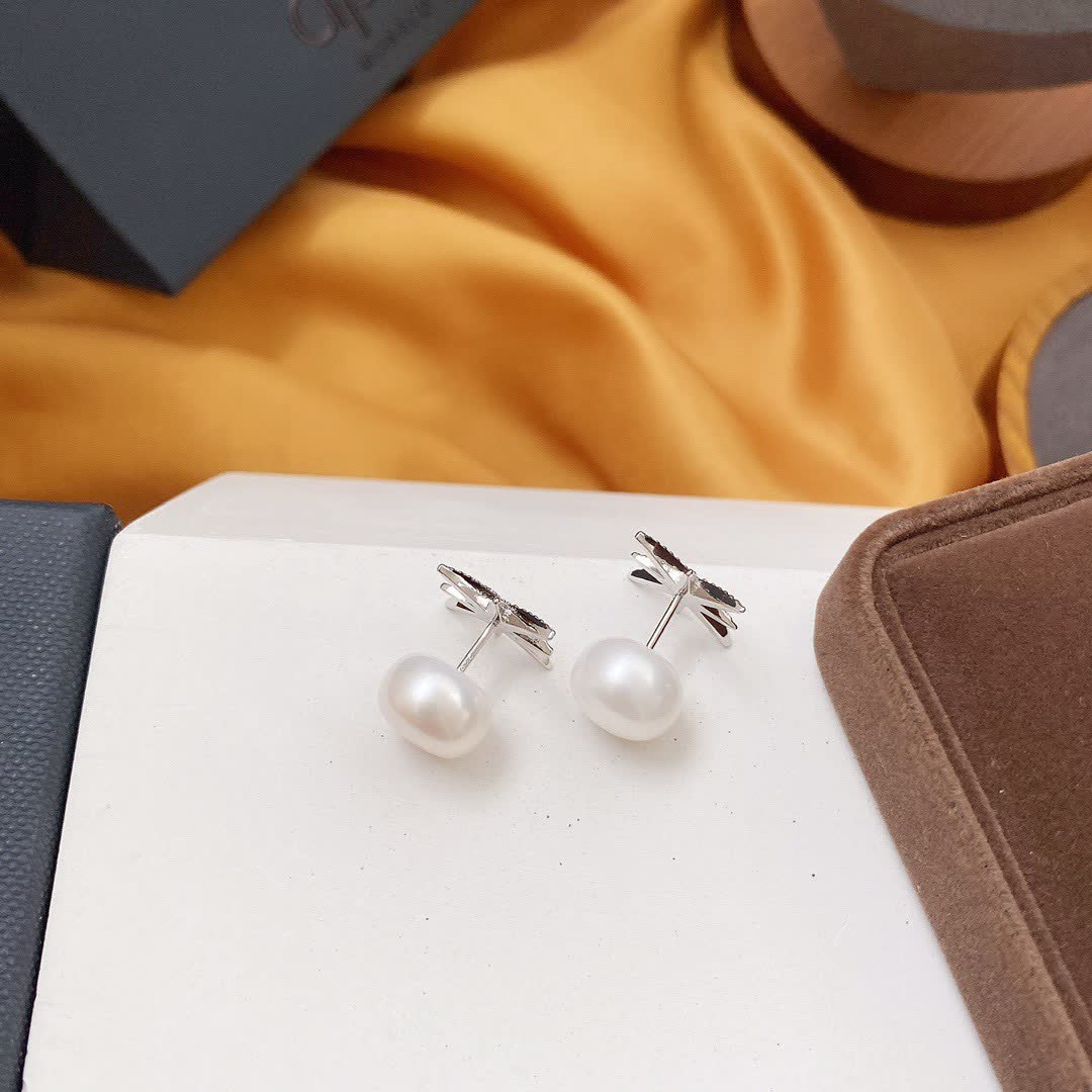 APM Monaco Udo Silver Star and Pearl Earrings